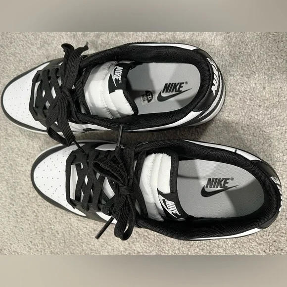 Nike Black and White Dunk Sneakers Classic Design - Picture 3 of 6